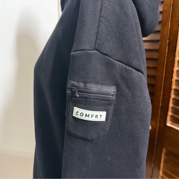 COMFRT Travel Essentials Hoodie - Picture 7 of 13